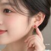 Bông tai bạc nữ hình Quốc kỳ Việt Nam
